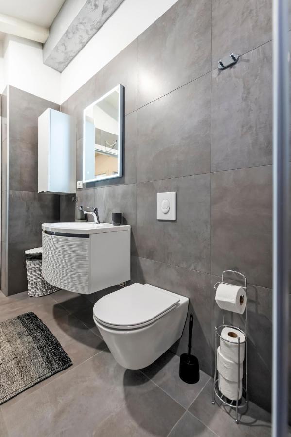Deluxe Apartments A&A - 2 โรวีน ภายนอก รูปภาพ