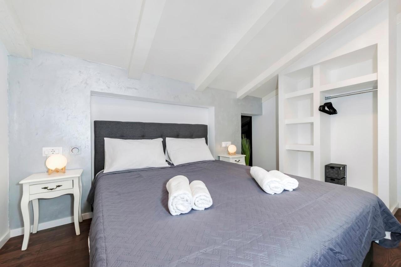 Deluxe Apartments A&A - 2 โรวีน ภายนอก รูปภาพ