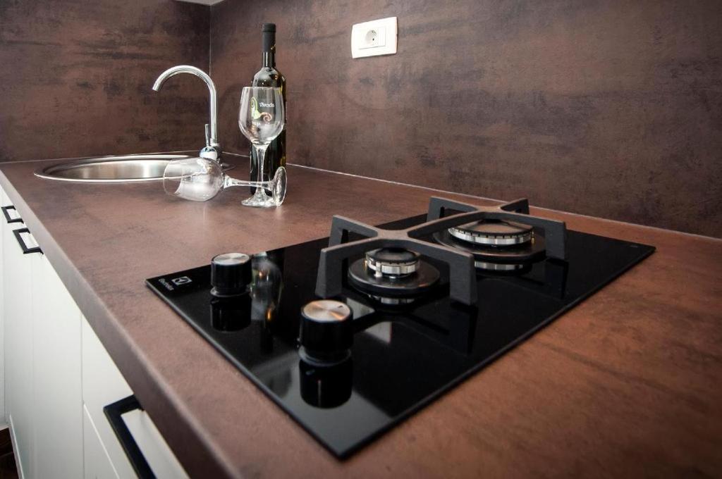 Deluxe Apartments A&A - 2 โรวีน ภายนอก รูปภาพ