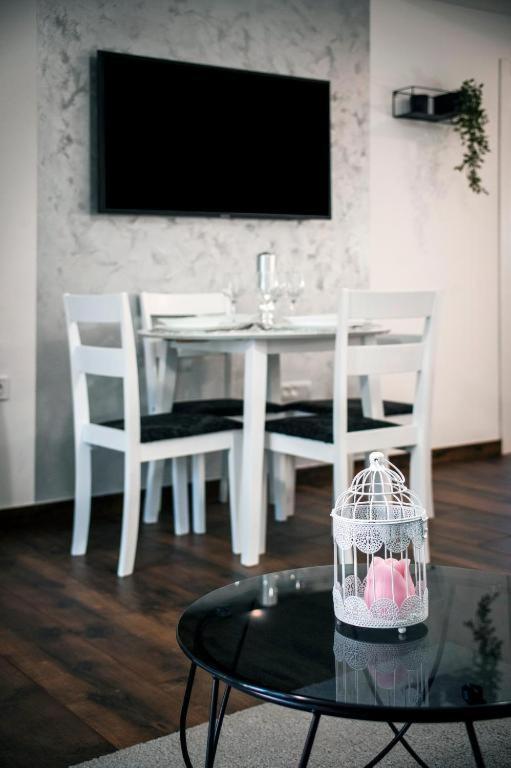 Deluxe Apartments A&A - 2 โรวีน ภายนอก รูปภาพ